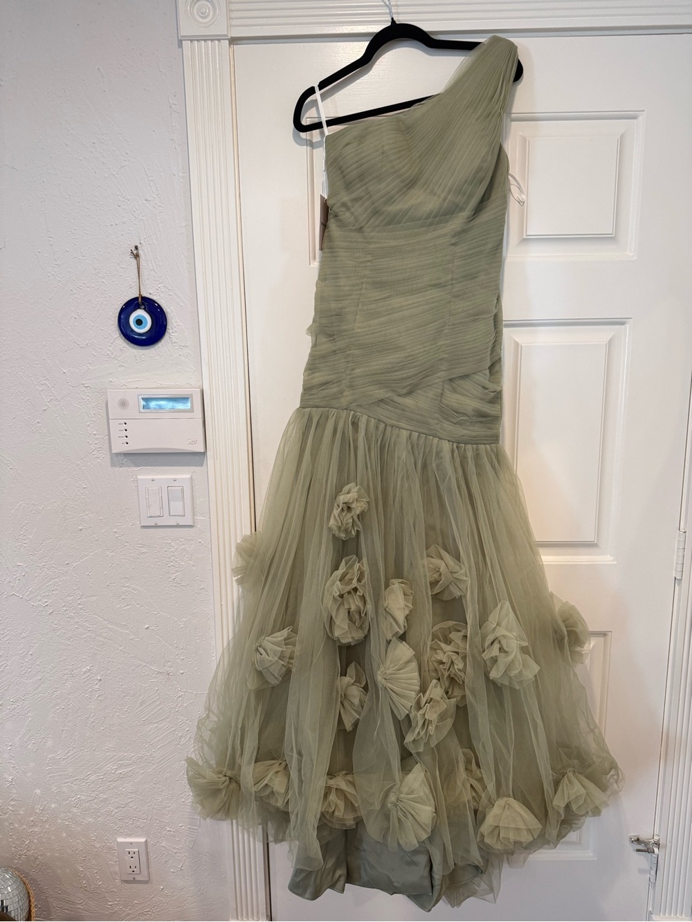 Elegant One-Shoulder Olive Green Evening Gown - Picture 2 of 7
